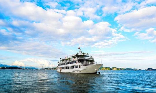 Croisière de 2 ou 3 jours sur une jonque au départ d'Ha Long, au Vietnam