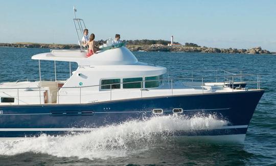 Charter Lagoon Power 43 For 10 people in Puerto Vallarta, Mexico