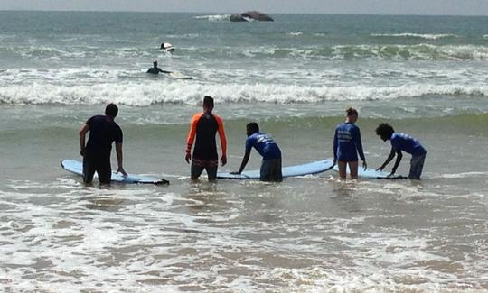 Aprende a surfear en Weligama, Sri Lanka