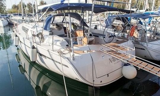 Incrível NAVARINO Bavaria Cruiser disponível para aluguel em Lavrio, Grécia