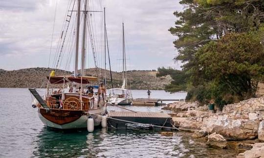 Location de voilier en bois 1968 à Zadar, Croatie