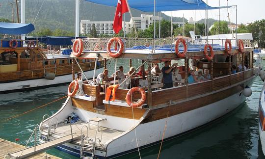 Louez à la journée ce bateau traditionnel à Kemer, Antalya, Turquie