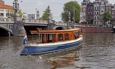 Alquiler de barco privado por el canal «Elisabeth» en Ámsterdam