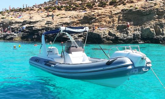 Our Sacs 680 is the best way to enjoy Blue lagoon's crystal clear waters.