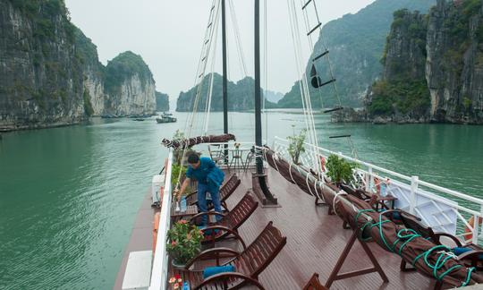 Croisière dans la baie de Bai Tu Long