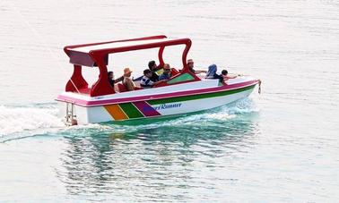 Alugue este barco de cruzeiro coberto em Khyber Pakhtunkhwa, Paquistão