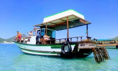 ¡Explore las playas de Arraial do Cabo, Brasil, en este increíble barco arrastrero!