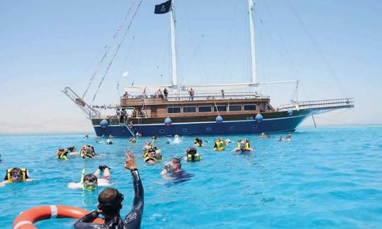 Emocionante viaje en barco pirata a la isla de Tirán en Sharm el Sheikh, Egipto