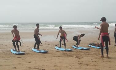 Réservez un cours de surf à Mirleft. Maroc