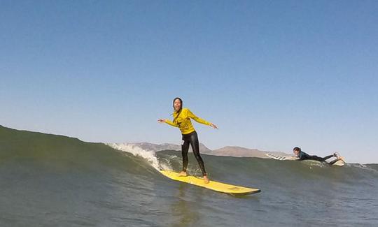 ¡Aprende a surfear con nuestros entrenadores experimentados y calificados!