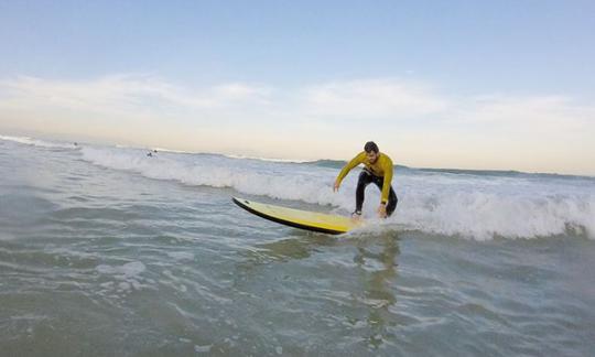 ¡Aprende a surfear con nuestros entrenadores experimentados y calificados!