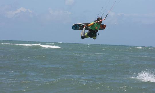 Sortez à l'extérieur ! Apprenez le kitesurf avec un instructeur professionnel au Maroc