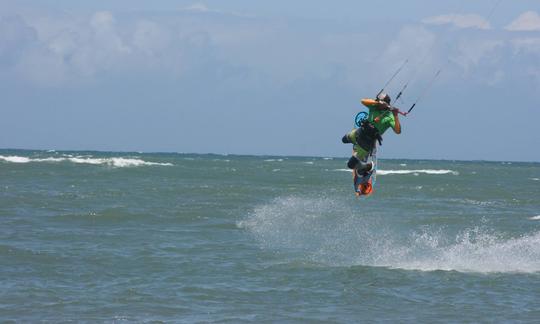 Sortez à l'extérieur ! Apprenez le kitesurf avec un instructeur professionnel au Maroc