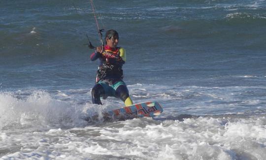 Sortez à l'extérieur ! Apprenez le kitesurf avec un instructeur professionnel au Maroc