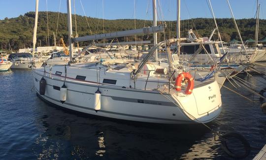 Frete de monocasco de cruzeiro Bavaria Cruiser 36 para 4 pessoas em Maristella, Sardenha