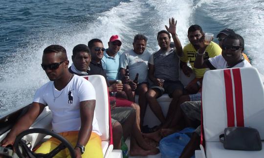 Exclusive Speedboat Tour for 10 People Around Mauritius Islands