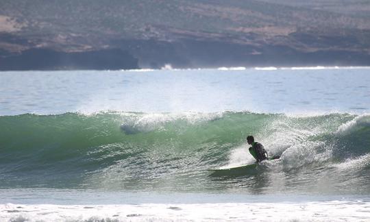 Aulas de surf na onda mais longa da mão direita, Imsouane, Marrocos