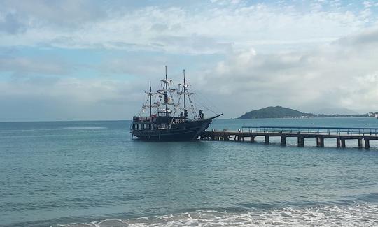 ブラジルのサンタカタリーナでのこのセーリングアドベンチャーに一緒に来てください