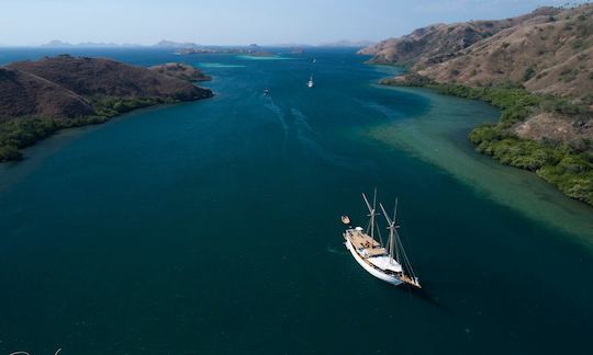 Live An Incredible Sailing Experience in Labuanbajo, Indonesia