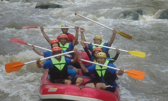 Are You Ready To Get Wet? Book a Rafting Trip With Us!