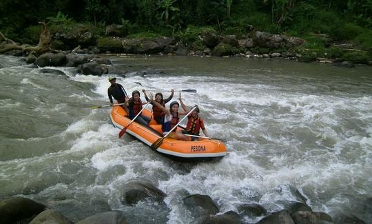 Are You Ready To Get Wet? Book a Rafting Trip With Us!