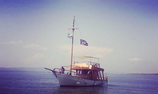 Maravilhosa viagem de barco para 47 pessoas em Neos Marmaras, Grécia