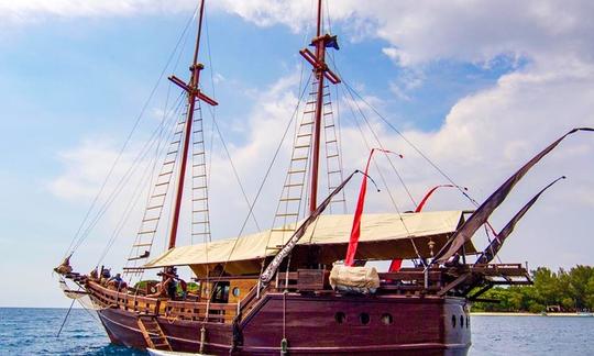 Cruzeiro live aboard de luxo em Bulan Purnama em Phinisi pelo Parque Nacional de Komodo