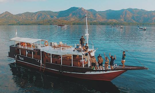 Alquiler privado de naves/barcos Liveaboard en Komodo