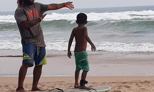 Cours de surf à Matara, Sri Lanka avec Ramesh