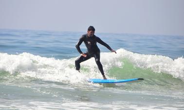 Disfruta de los beneficios del surf y el yoga en Agadir, Marruecos