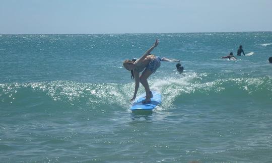 Aulas de surf com instrutores profissionais em Colombo, Sri Lanka