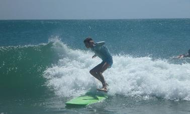 Clases de surf con instructores profesionales en Colombo, Sri Lanka