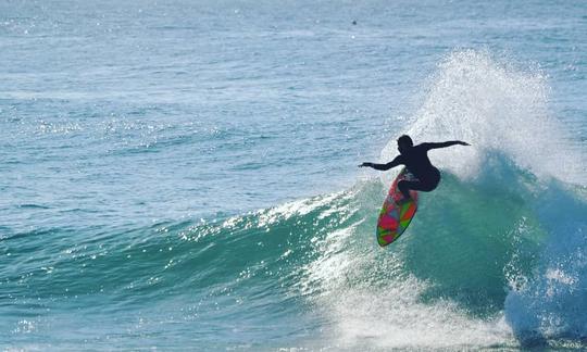 Clases de surf con instructores de surf con formación internacional en Pumula kzn South Coast