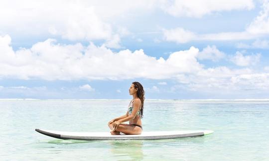 Expérience unique de SUP Yoga avec un professeur à La Saline-Les-Bains, à la Réunion