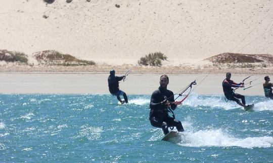 Aulas de kitesurf com instrutor profissional em Dakhla, Saara Ocidental