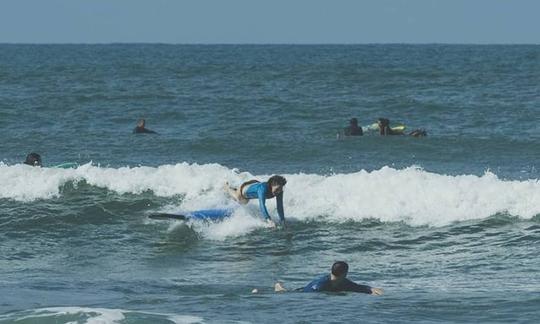 Clases privadas de surf con instructor profesional en Bali, Indonesia