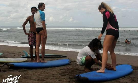 Clases privadas de surf con instructor profesional en Bali, Indonesia