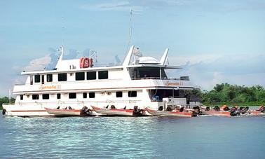 Location de bateaux de croisière et de pêche à l'hôtel Barco dans le Mato Grosso do Sul