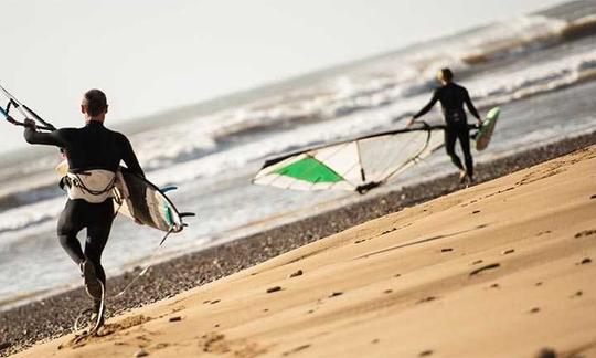 Professeur professionnel de cours de planche à voile à Essaouira, Maroc