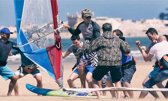 Professeur professionnel de cours de planche à voile à Essaouira, Maroc