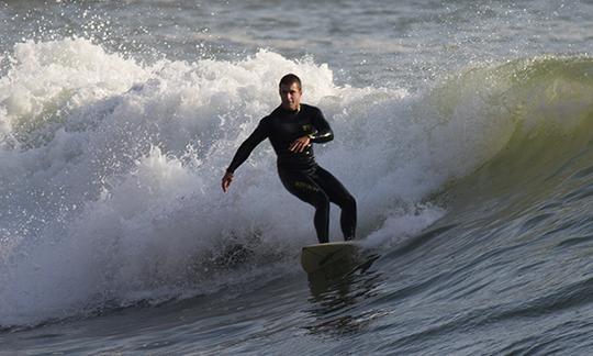 7 noites de aulas de surf com instrutor profissional na Lourinhã, Portugal