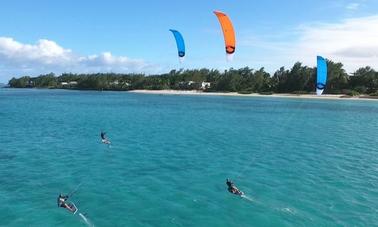 Reserva un divertido y emocionante kitesurf en Pointe d'Esny, Mauricio