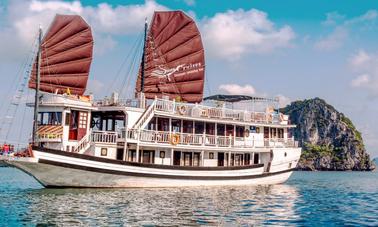 Amazing Cruise in Halong Bay, Vietnam