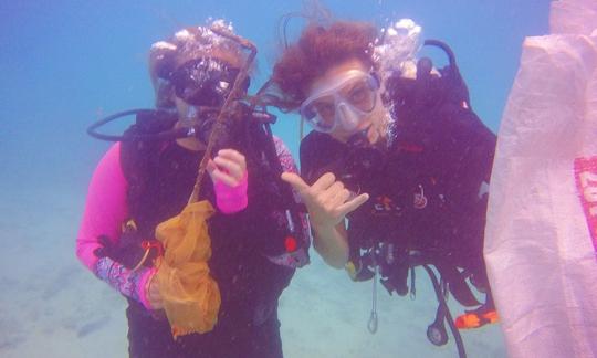 Viagem de mergulho com o Dive Master Guide nas Ilhas Perhentian, Malásia