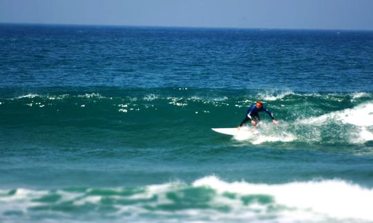 Cours de surf privés avec un instructeur professionnel à Tanger, Maroc