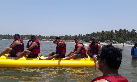 Faisons une promenade en bateau banane à Malvan, en Inde !