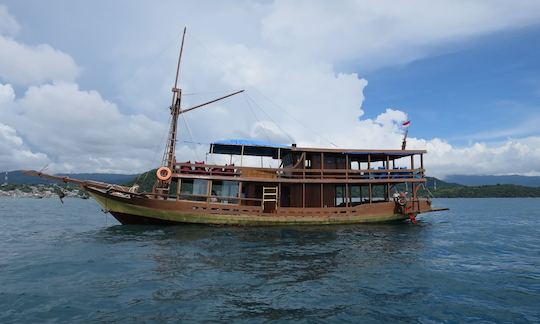 Diving Trip with Professional Guides in Komodo, Indonesia