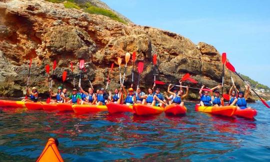 Únete a nosotros para divertirte y disfrutar de una aventura en kayak en Dénia, España