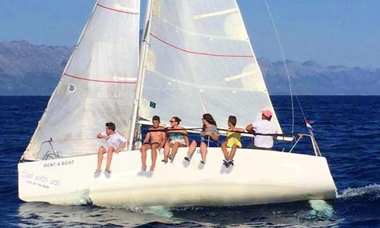 Alugue 25' Beneteau Daysailer em Makarska, Croácia