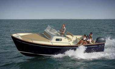 Alquiler del yate a motor Rhea Getaway 27' en Hendaya, Francia